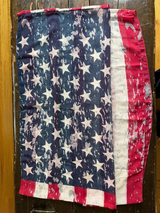 Forever 21 - American Flag Infinity Scarf - Picture 3 of 3